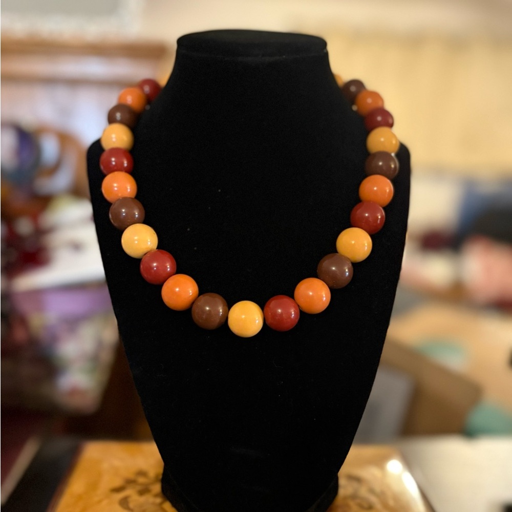 Vintage acrylic necklace.
